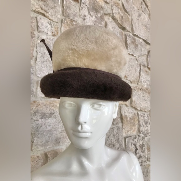 Incredible Vintage 1950s 1960s Schiaparelli Paris Rare Felt Hat - Picture 5 of 16